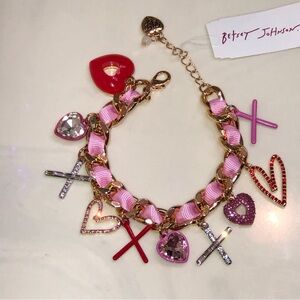 Betsey Johnson XO Gold Tone Curb Link Bracelet Pink Fabric & Dangly Charms NWT